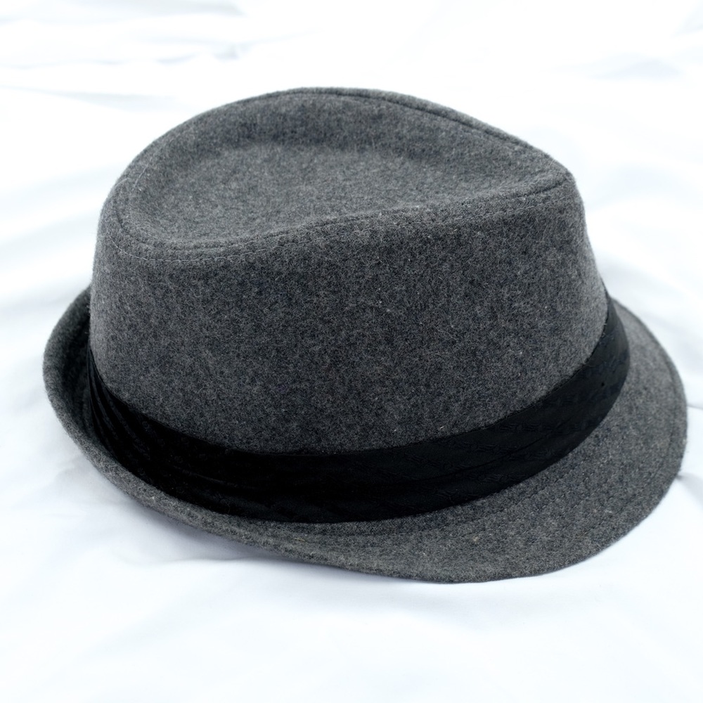 *NWOT* Black Rivet Fedora